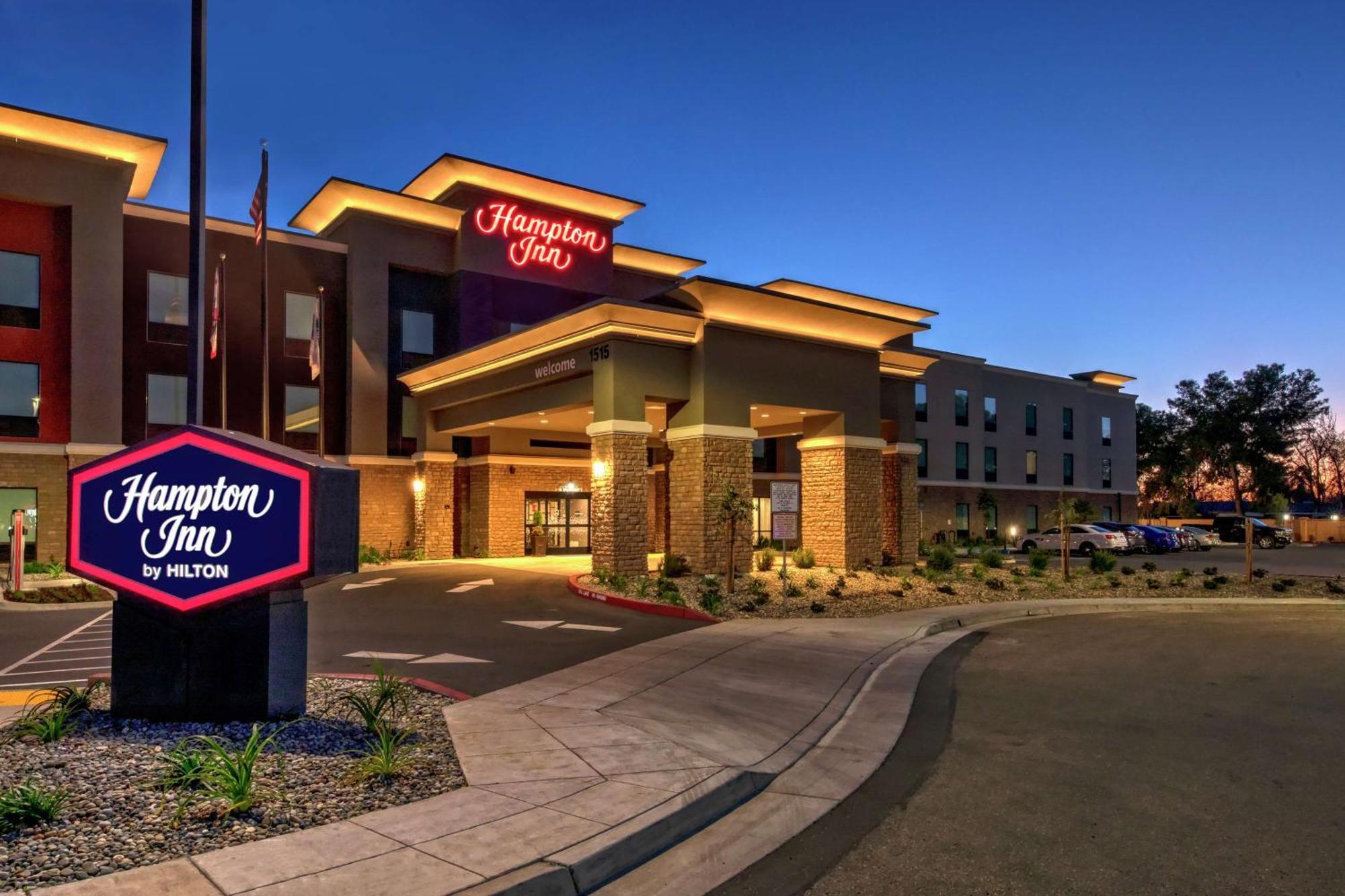 Hampton Inn Fresno Airport Exterior foto